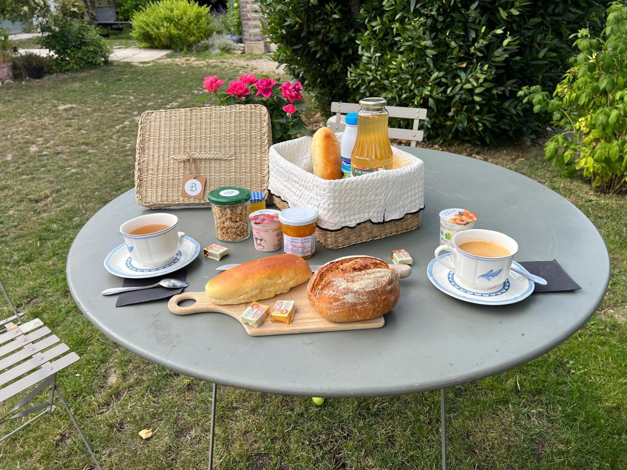 Paddock Prestige By La Boite En Plus Chantilly Luaran gambar